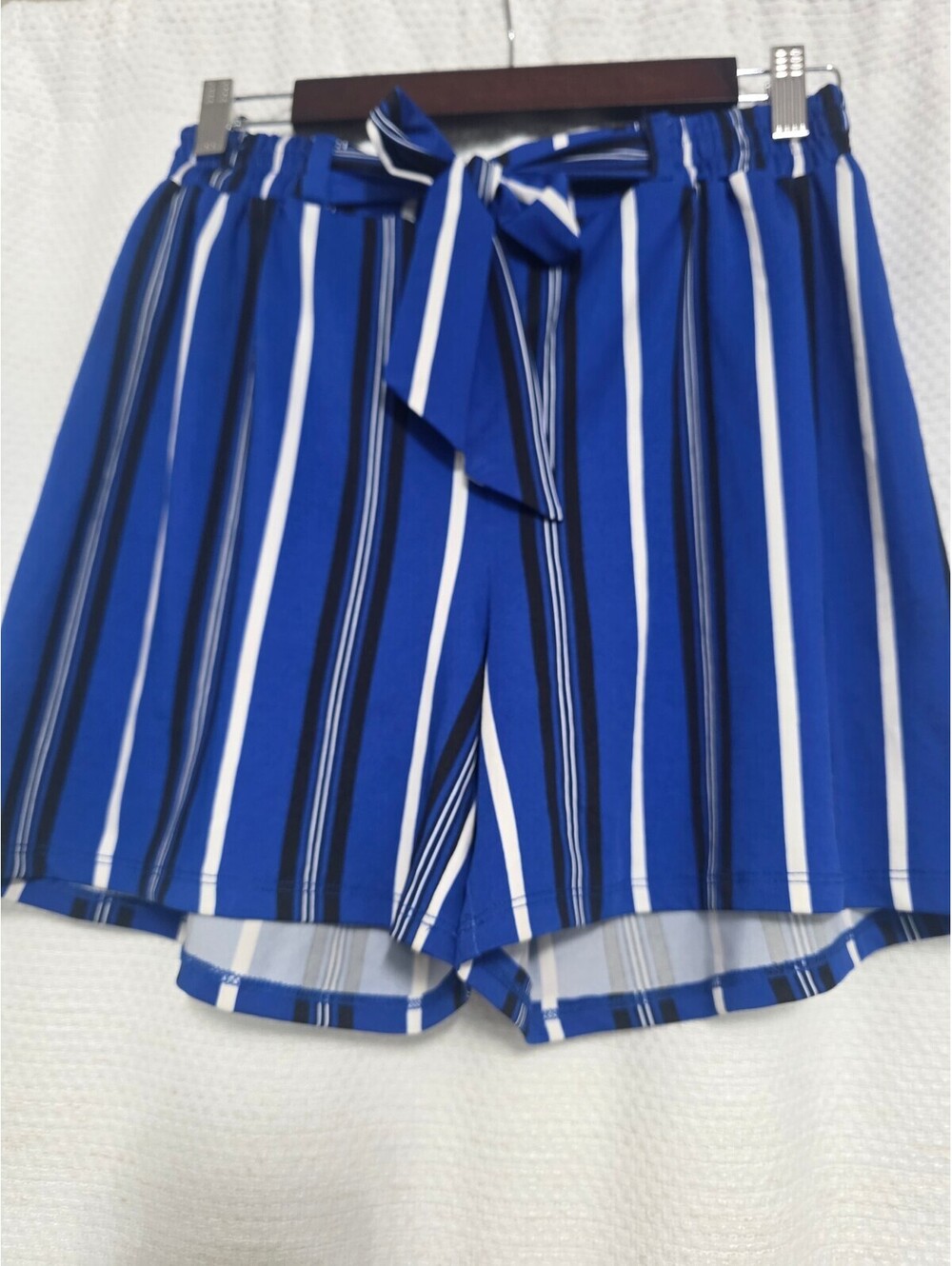 Striped Flowy Shorts size S